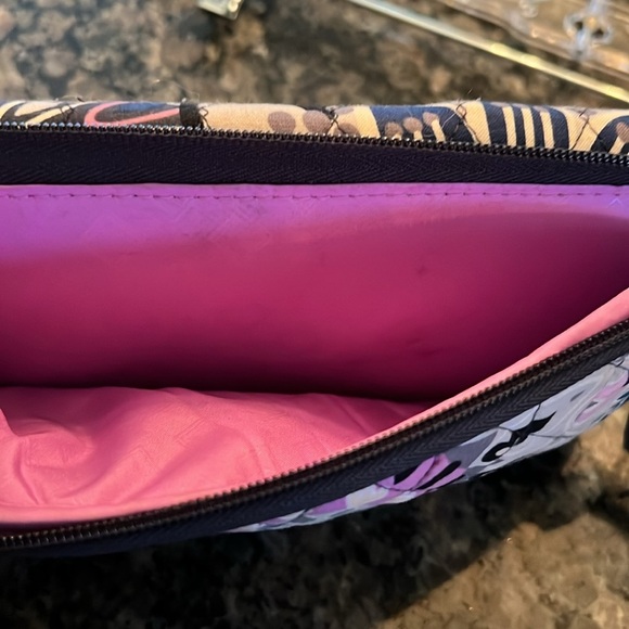 Vera Bradley quilted wallet - Picture 6 of 8